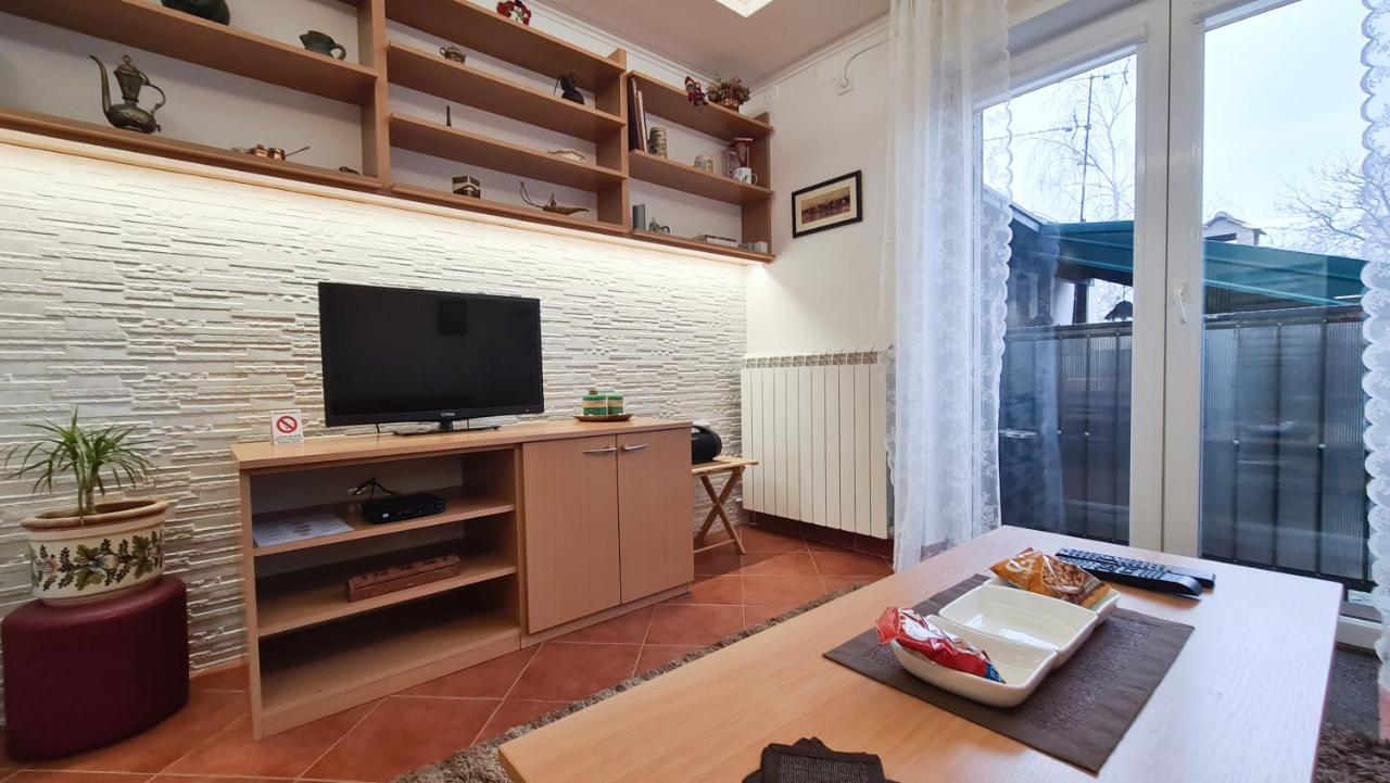 Apartment Akacija Gardens Belgrado Exterior foto