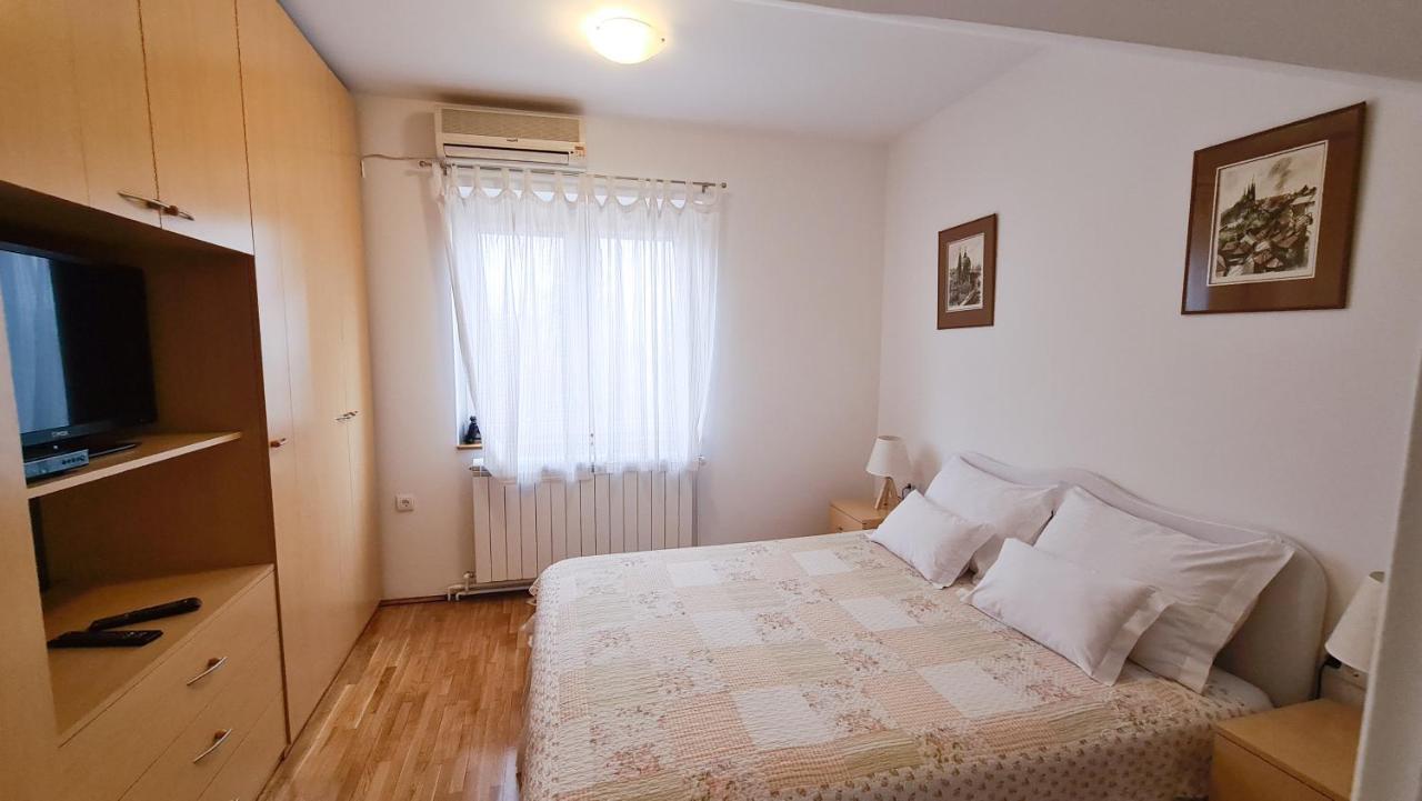 Apartment Akacija Gardens Belgrado Exterior foto