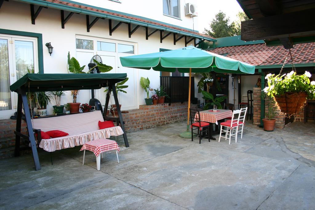 Apartment Akacija Gardens Belgrado Exterior foto